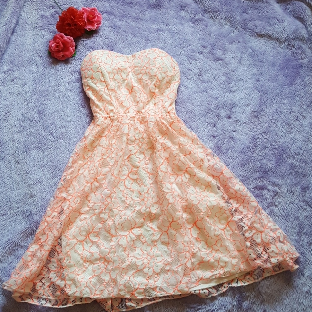 Floral strapless dress